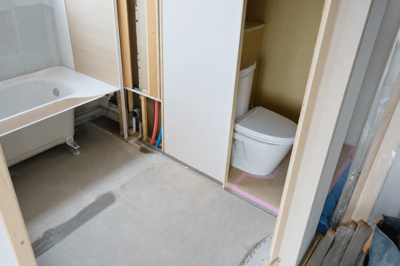 お風呂・トイレの梅雨カビ対策。内装改修で根本から断つ方法